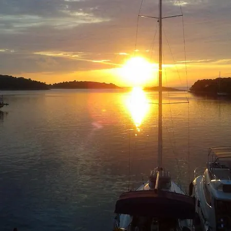 By The Sea Pomena, Mljet - 4929 Maison d'hôtes Pomena